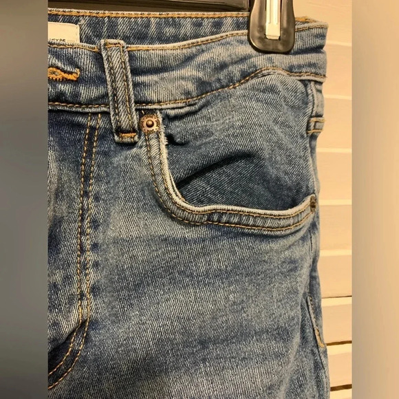 Zara Denim High Rise Jeans Kick Crop Ankle Length Frayed Hem Size 4 - Picture 3 of 6